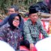 Wagub Sani Dampingi Mensos RI Temui SAD dan Salurkan Bantuan