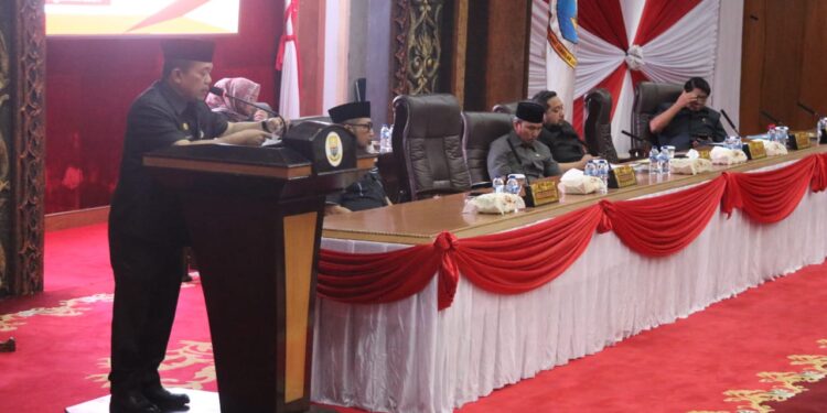 Gubernur Al Haris Sampaikan Nota Pengantar Ranperda APBDP 2024