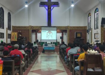 Ratusan Umat Gereja SMRR Kota Jambi Ikuti Siaran Langsung Misa Agung Paus Fransiskus dengan Lancar