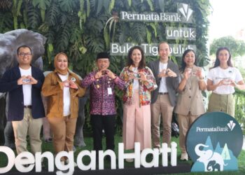 Gubernur Al Haris Apresiasi Permata Bank Lestarikan Konservasi Alam Bukit Tiga Puluh