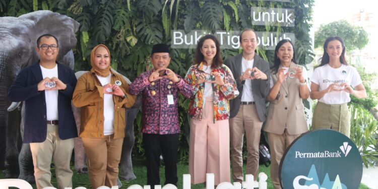Gubernur Al Haris Apresiasi Permata Bank Lestarikan Konservasi Alam Bukit Tiga Puluh