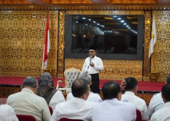 Pimpin Rapat Perdana, Pjs. Gubernur Sudirman Pastikan Pembangunan dan Pelayanan Masyarakat Tetap Berjalan