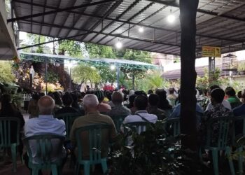 Ratusan Umat St. Teresia Jambi Hadiri Pembukaan Bulan Rosario di Pelataran Gua Maria Lourdes