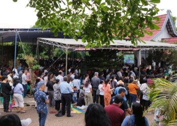 Tumpah Ruah Umat Katolik Jambi Padati Pemakaman Paal 12, Misa Arwah