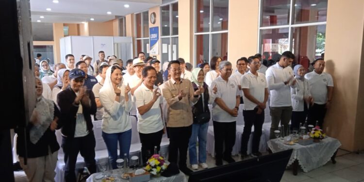 Kegiatan Menter Lingkungan Hidup dan Wamen Perdagangan di Kota Cimahi, Jawa Barat.