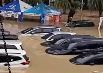 Banjir Setinggi 2 Meter Rendam Bekasi