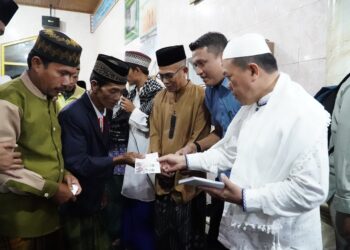 Gubernur Al Haris Serahkan Bantuan untuk Pembangunan Masjid di Jangkat