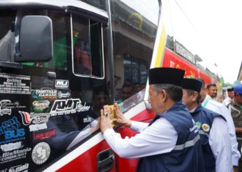 Lepas JCH Kloter 13, Wagub Sani: Jaga Fisik, Mental dan Kesehatan