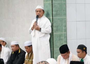 Lakukan Safari Subuh Keliling, Gubernur Al Haris Himbau Masyarakat Agar Tidak Melalaikan Shalat.