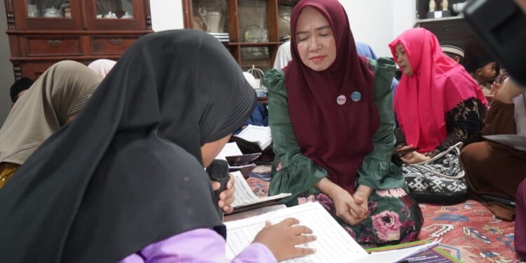 Kenalkan Metode 30 Menit Bisa Baca Al-Qur’an, Hj. Hesti Haris Ambil Langkah Nyata Berantas Buta Aksara Al-Qur’an di Jambi