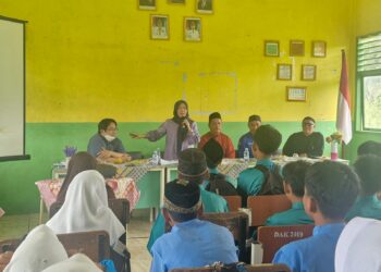 Hj. Hesti Haris Tinjau Penerapan Metode Smart Edu di SMPN 23 Kota Jambi
