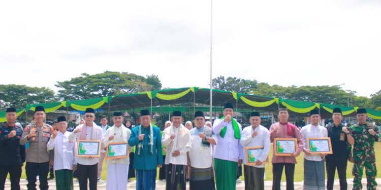 Hadiri Hari Santri Nasional Tahun 2025 di Merangin, Wagub Sani Ajak ASN Berperan Aktif Bantu Kehidupan Ponpes
