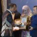 Gubernur Al Haris Terima Penghargaan “Pemerintah Daerah Terbaik” dari Kementerian Kebudayaan