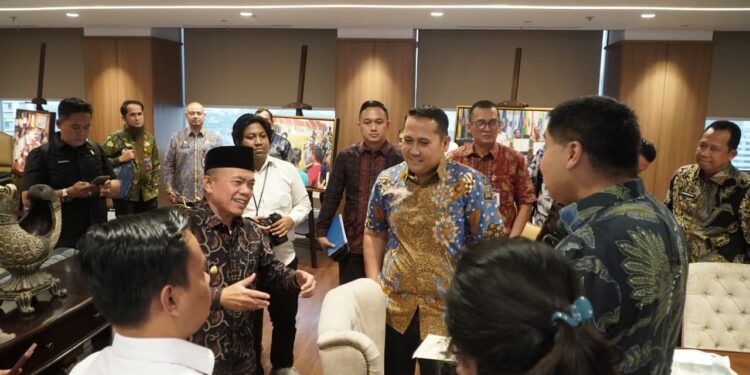 Usulkan Bedah Rumah hingga Penataan Kawasan Kumuh, Gubernur Jambi Temui Menteri PKP